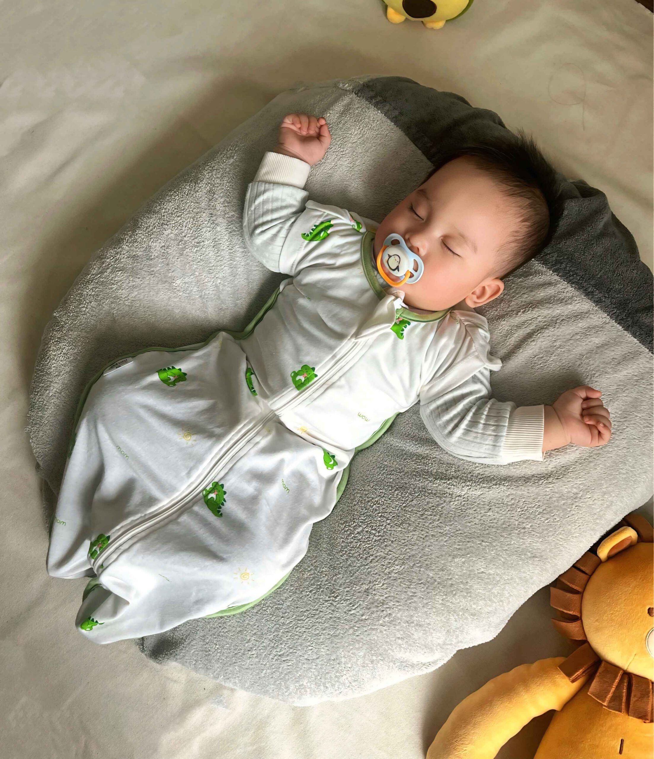 Nhộng ngủ Unibaby cho bé